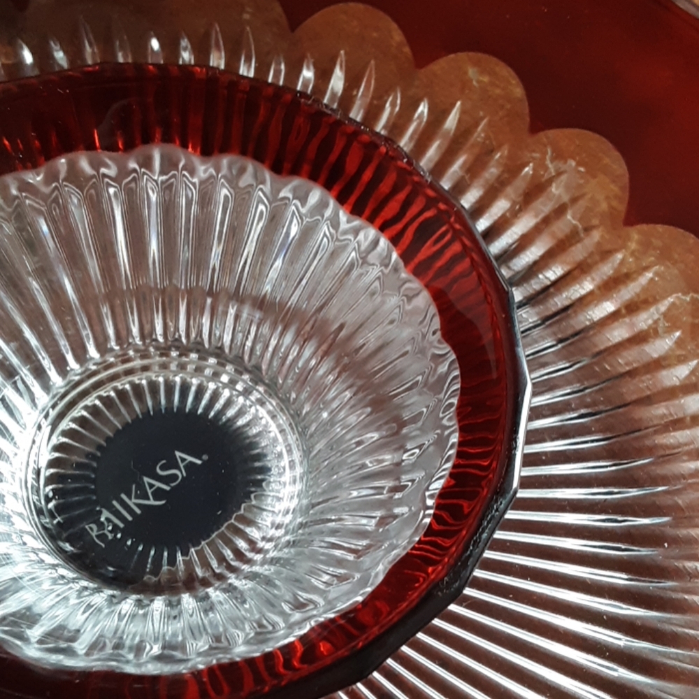 Mikasa Bella Court Ruby Red Chip Dip Dish